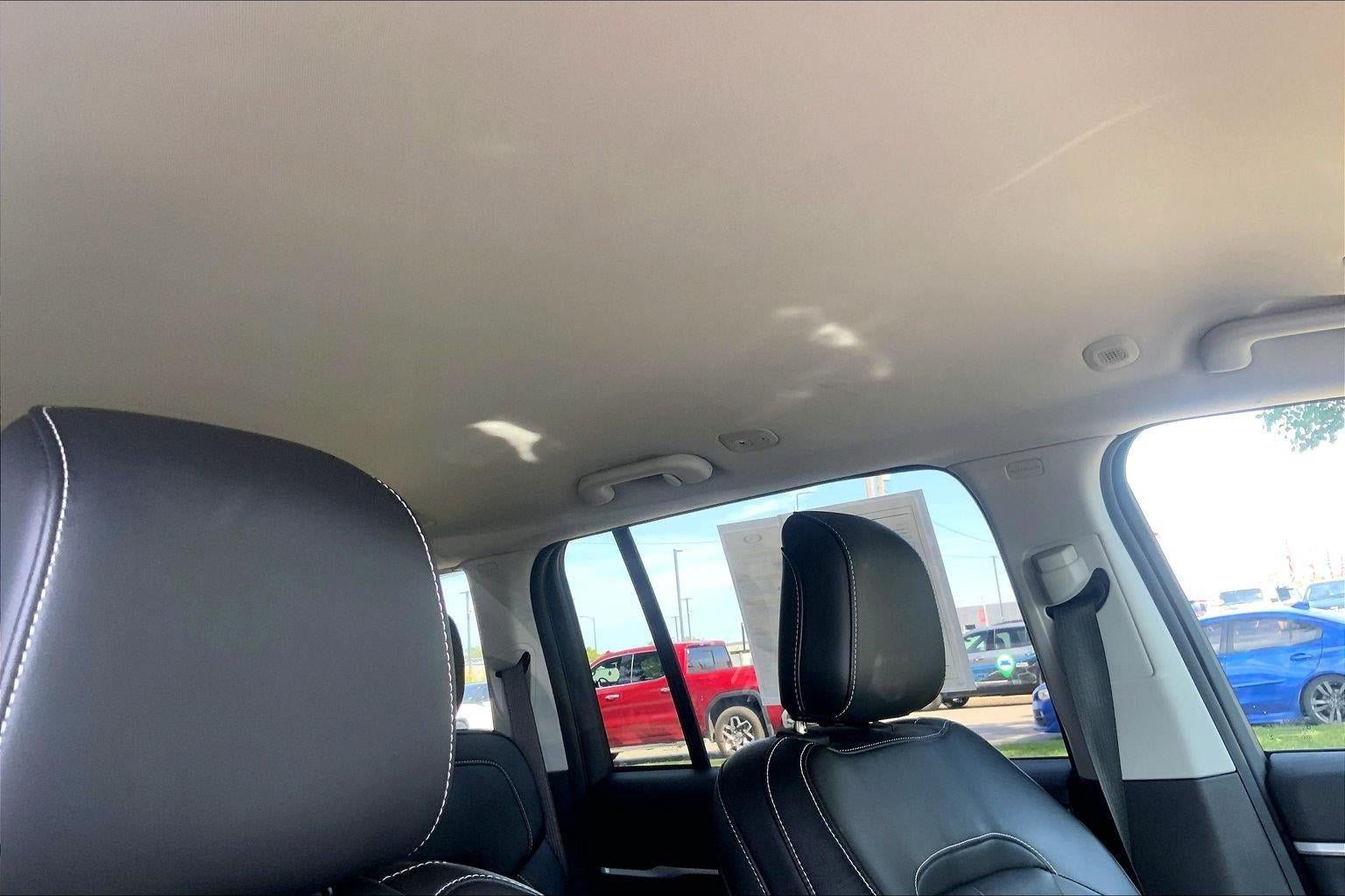 Used 2023 Jeep Grand Cherokee Limited AWD/4WD image 29