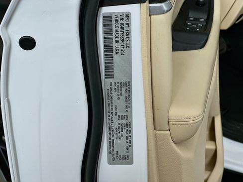 Used 2024 Jeep Grand Cherokee Limited 4xe AWD/4WD image 12