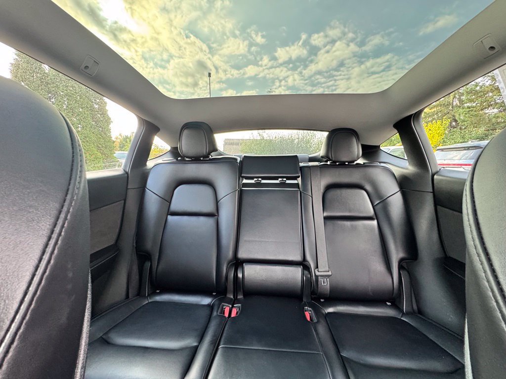 Used 2021 Tesla Model Y Long Range AWD/4WD image 21