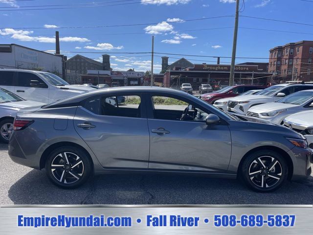 Used 2024 Nissan Sentra SV FWD image 3