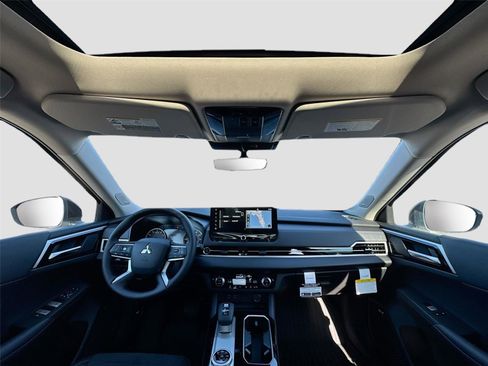 New 2026 Mitsubishi Outlander SE image 24