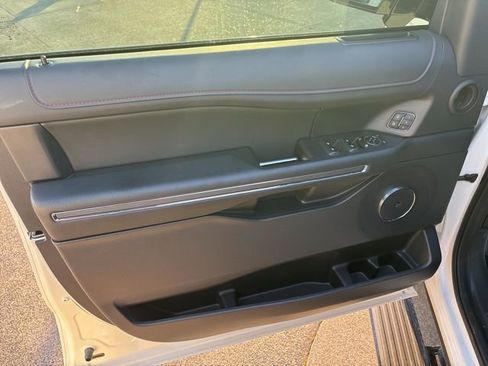 Used 2024 Ford Expedition Limited image 25