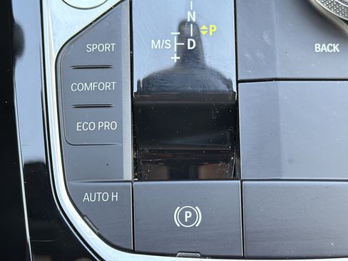 Used 2023 BMW X3 sDrive30i w/ Premium Package RWD image 9