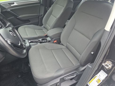 Used 2018 Volkswagen Golf S FWD image 14
