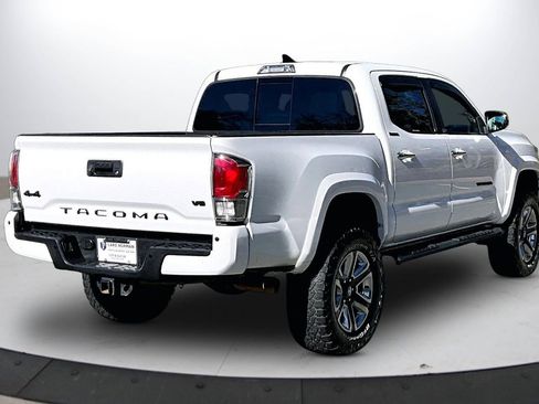Used 2019 Toyota Tacoma Limited image 9