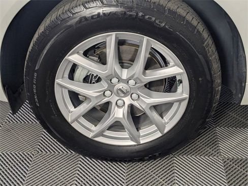 Used 2021 Volvo XC60 T5 Momentum w/ Protection Package Premier image 8