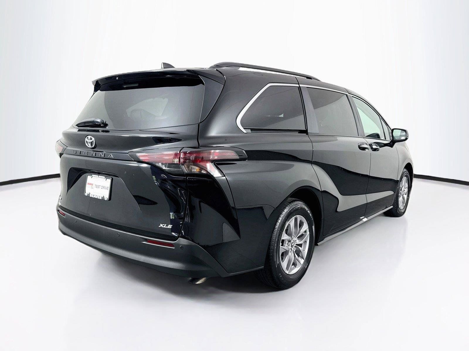 Certified 2026 Toyota Sienna XLE FWD image 2