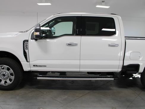 New 2026 Ford F250 Lariat w/ Chrome Package image 5