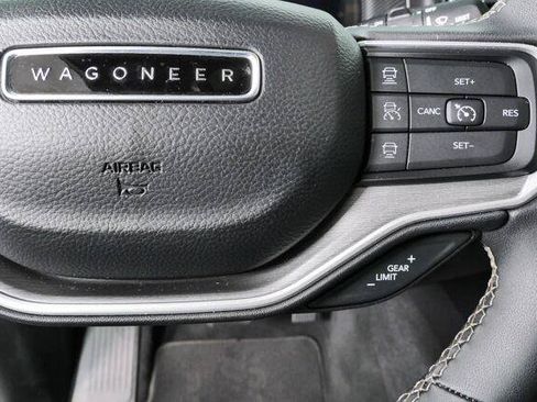 Used 2025 Jeep Wagoneer Series II w/ Premium Group I AWD/4WD image 19