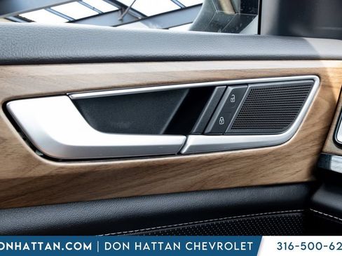 Used 2024 Volkswagen Atlas SE AWD/4WD image 10