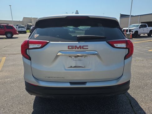 Used 2022 GMC Terrain SLE FWD image 5
