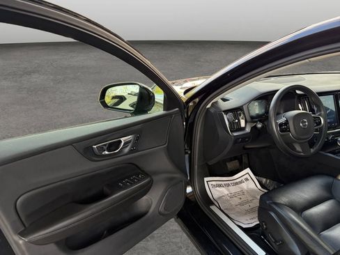 Used 2020 Volvo S60 T5 Momentum w/ Protection Package Premier image 9