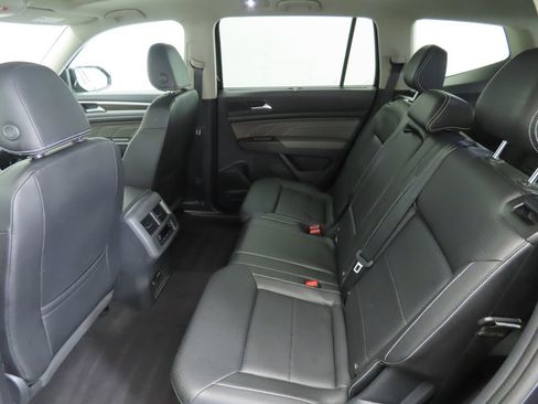 Certified 2023 Volkswagen Atlas SE w/ Panoramic Sunroof Package image 19
