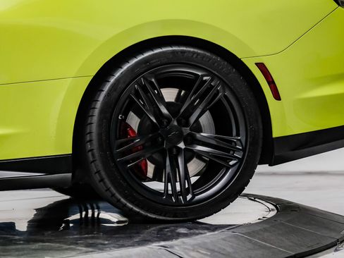 Used 2021 Chevrolet Camaro ZL1 image 92