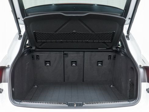 Certified 2019 Porsche Macan S image 13