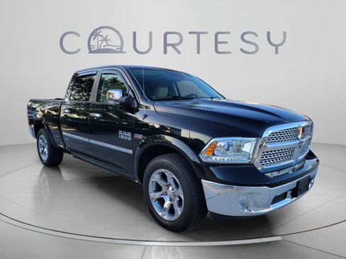 Used 2015 RAM 1500 Laramie AWD/4WD image 4