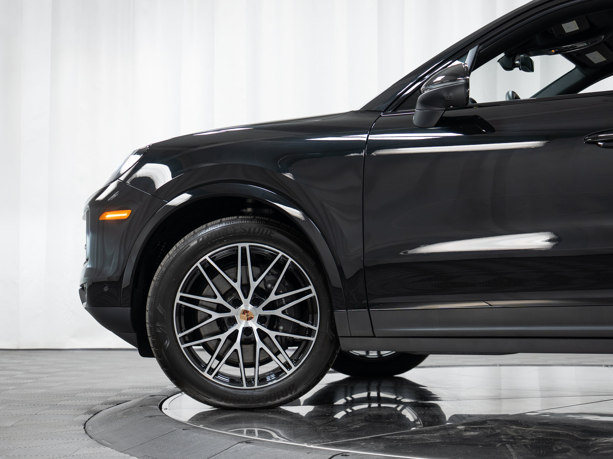 Certified 2026 Porsche Cayenne w/ Premium Package Plus AWD/4WD image 34
