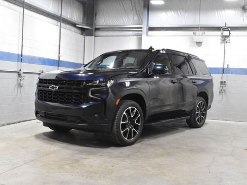 Used 2022 Chevrolet Tahoe RST w/ Luxury Package AWD/4WD image 2