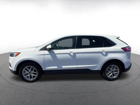 Used 2024 Ford Edge SEL AWD/4WD image 9