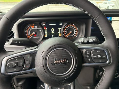 New 2025 Jeep Wrangler Sahara w/ Technology Group image 13