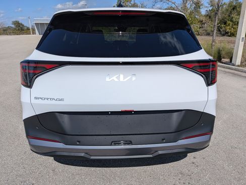 New 2026 Kia Sportage LX FWD image 6