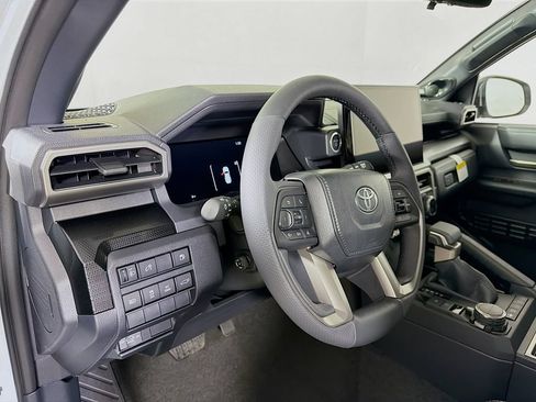 New 2026 Toyota 4Runner Limited AWD/4WD image 9