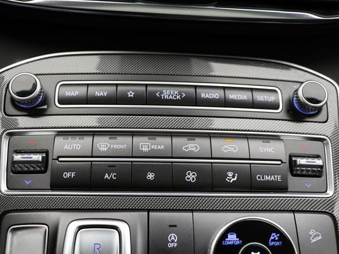 Used 2023 Hyundai Santa Fe SEL w/ Premium Package image 24