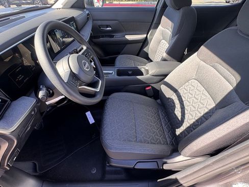 New 2026 Nissan Kicks SV w/ Cold Weather Package image 9