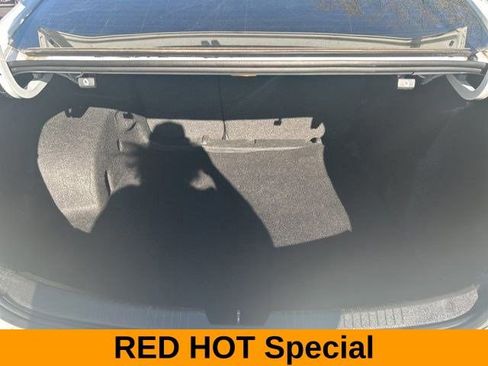 Used 2018 Chevrolet Malibu LT image 35