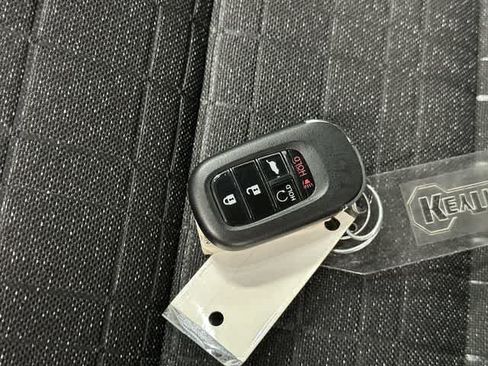 Certified 2026 Honda HR-V Sport image 32