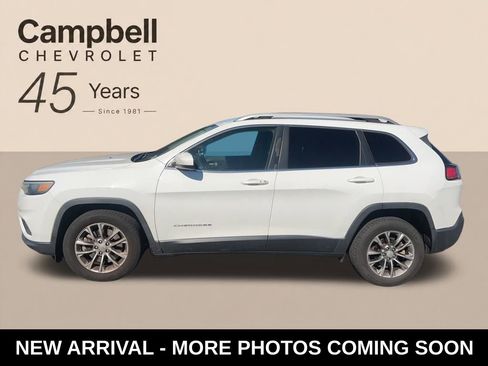 Used 2019 Jeep Cherokee Latitude Plus w/ Cold Weather Group FWD image 2
