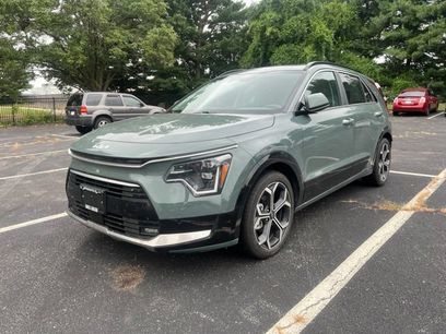 Used 2025 Kia Niro SX Touring