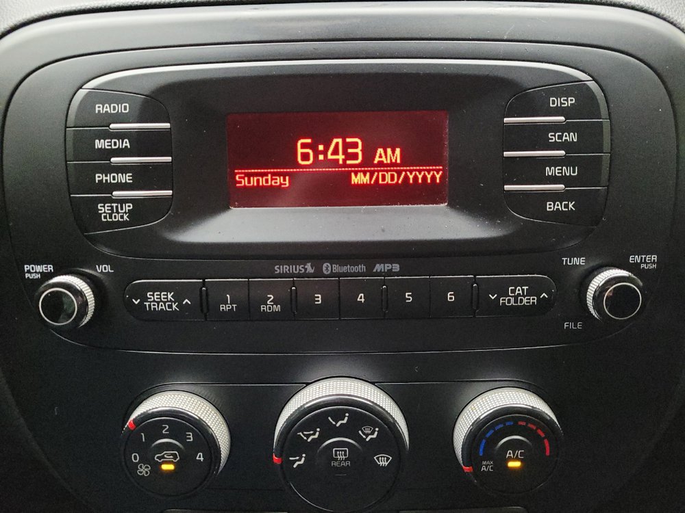 Used 2014 Kia Soul + FWD image 25