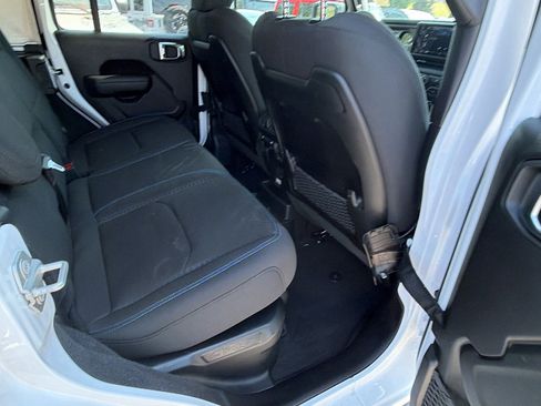 Used 2025 Jeep Wrangler Unlimited Rubicon 4xe AWD/4WD image 21