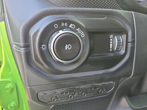 Used 2025 Jeep Wrangler Unlimited Rubicon 392 AWD/4WD image 20