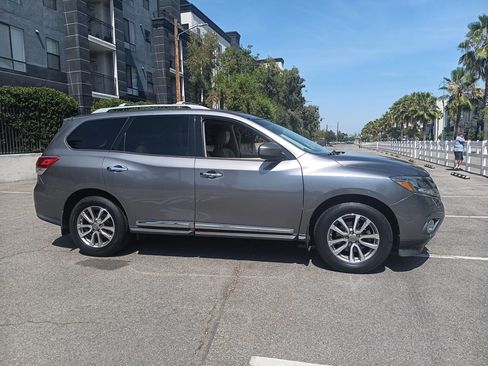 Used 2015 Nissan Pathfinder SL FWD image 4