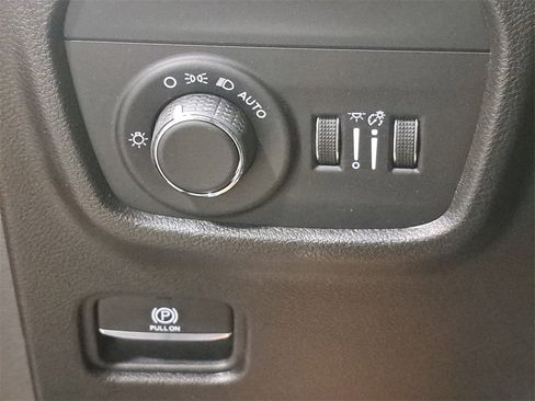 Certified 2023 Jeep Grand Cherokee Altitude image 26