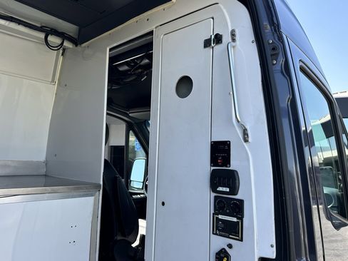 Used 2020 Mercedes-Benz Sprinter 4500 image 22