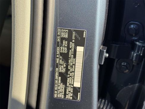 Used 2023 Volvo XC60 B5 Plus image 16