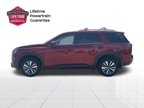 Used 2025 Nissan Pathfinder SL AWD/4WD image 4