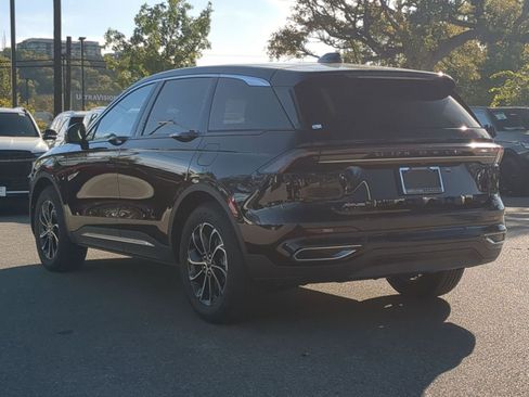 New 2026 Lincoln Nautilus Premier image 5