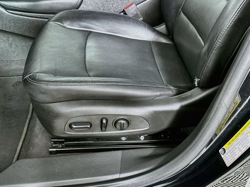 Used 2016 Chevrolet Malibu Premier w/ Driver Confidence Package FWD image 9