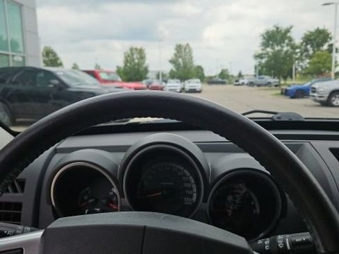 Used 2010 Dodge Nitro Detonator AWD/4WD image 17