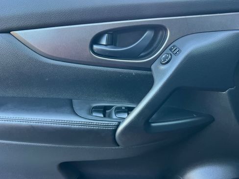 Used 2018 Nissan Rogue Sport S FWD image 13