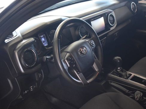 Used 2019 Toyota Tacoma TRD Sport w/ Technology Package image 37