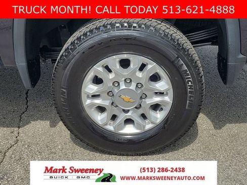 Used 2024 Chevrolet Silverado 2500 LTZ w/ LTZ Convenience Package AWD/4WD image 5