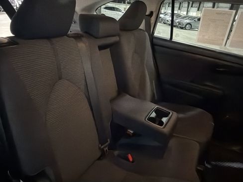 Used 2022 Toyota Highlander LE image 32