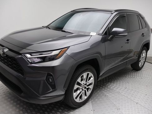 Used 2023 Toyota RAV4 XLE Premium image 2