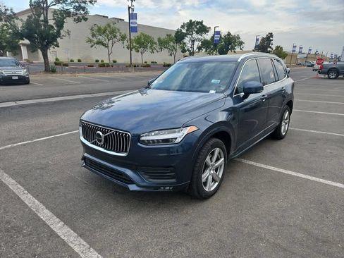 Used 2022 Volvo XC90 T5 Momentum AWD/4WD image 1