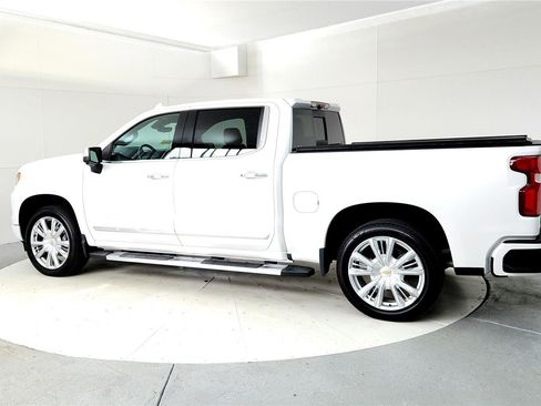 Used 2024 Chevrolet Silverado 1500 High Country w/ High Country Premium Package image 4